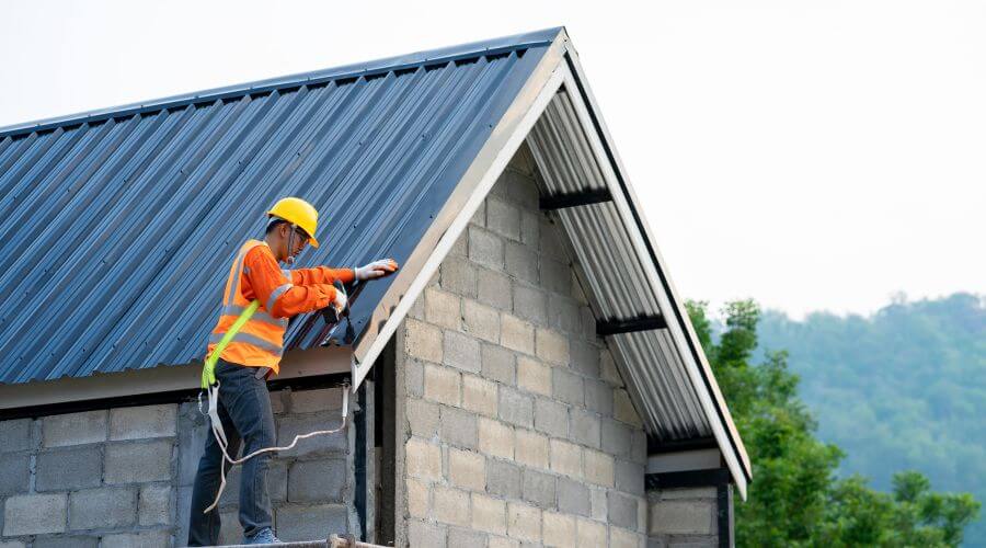 Professional residential roofers in Davenport, IA
